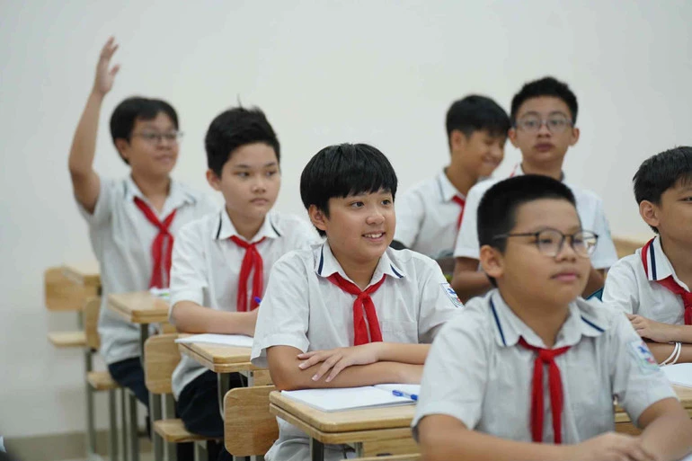 Học sinh Trường trung học cơ sở Giảng Võ trong giờ học. (Ảnh: THẾ ĐẠI)