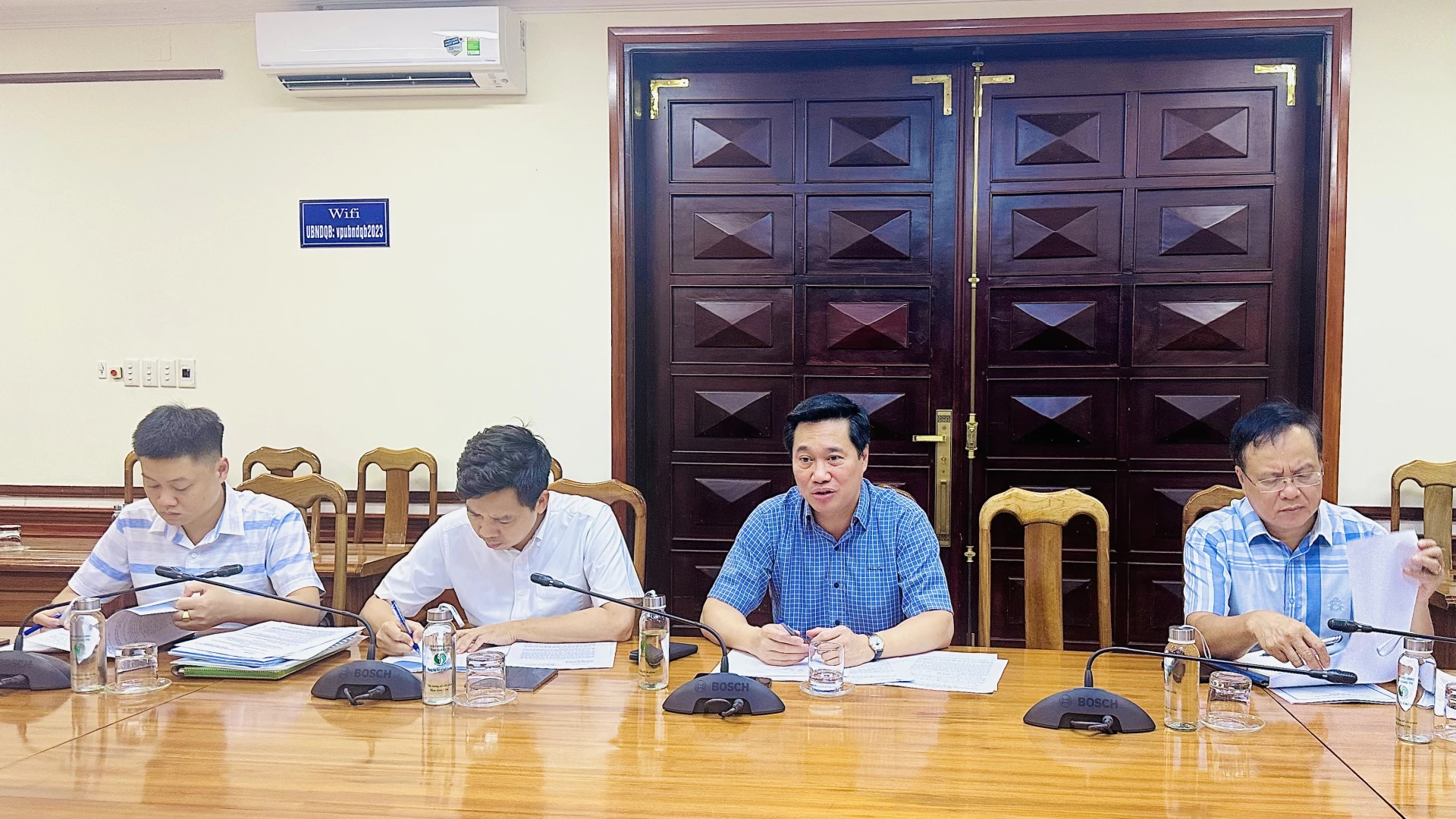 Đồng chí Nguyễn Tường Văn, Thứ trưởng Bộ Xây dựng phát biểu tại buổi làm việc. Ảnh – B.N

