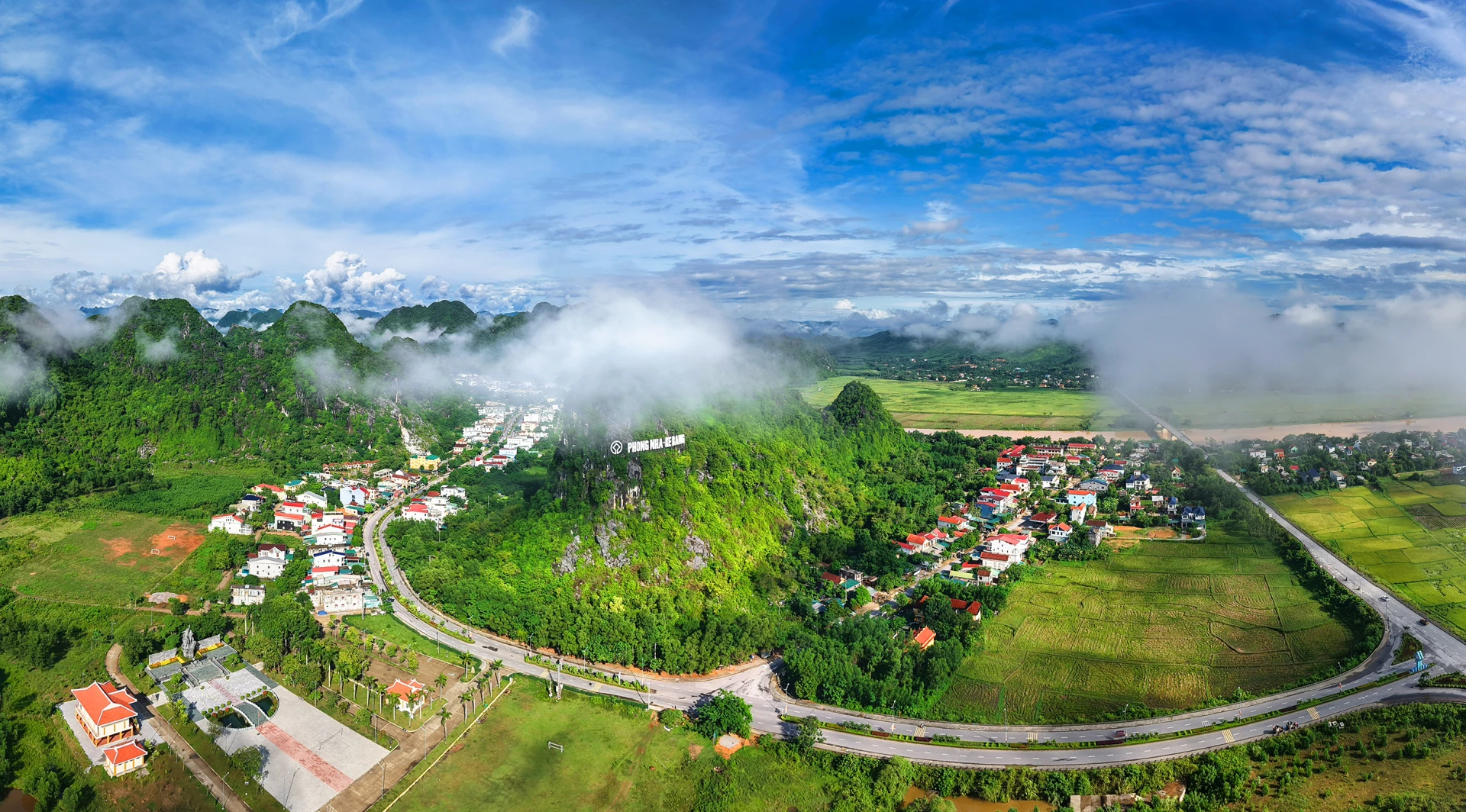 Mây vờn lèn Voi