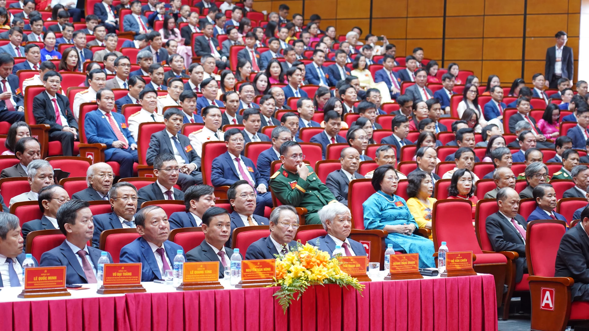Đồng chí Đỗ Văn Chiến, Ủy viên Bộ Chính trị, Bí thư Trung ương Đảng, Bí thư Đảng ủy MTTQ, các đoàn thể Trung ương, Chủ tịch Ủy ban Trung ương MTTQ Việt Nam và các đại biểu dự Đại hội
 


