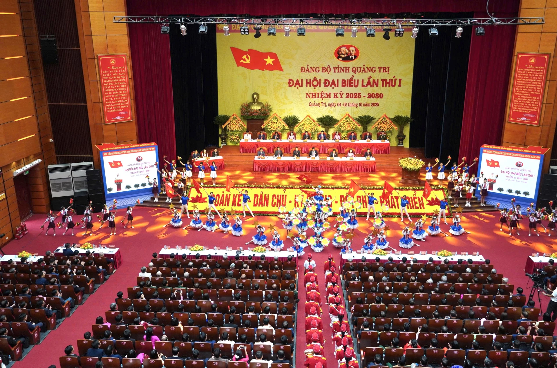 Quang cảnh đại hội 
