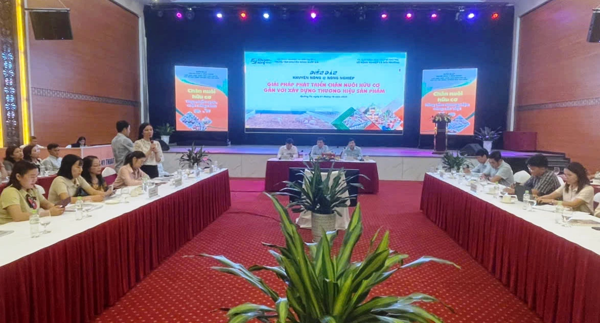 Quang cảnh diễn đàn Khuyến nông @ Nông nghiệp. Ảnh. T.Hoa