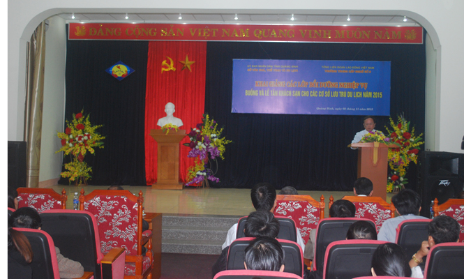 Khai giảng lớp Bồi dưỡng nghiệp vụ buồng và lễ tân 2015
