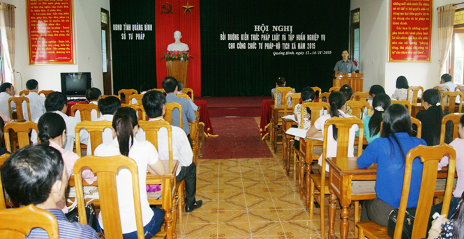 Bồi dưỡng kiến thức pháp luật và tập huấn nghiệp vụ công chức Tư pháp-Hộ tịch cấp xã