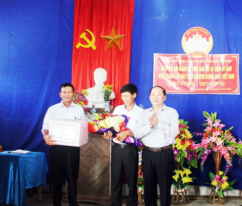 Đồng chí Trưởng ban Tổ chức Tỉnh ủy dự "Ngày hội Đại đoàn kết toàn dân tộc" tại xã Quảng Trường