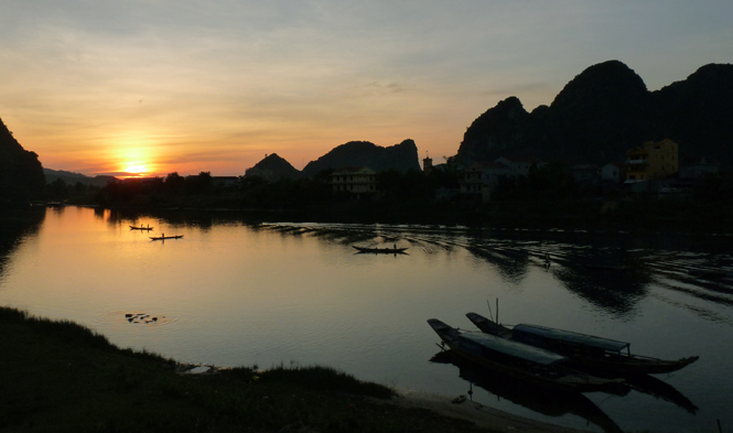 Ngày mới trên miền di sản Phong Nha - Kẻ Bàng