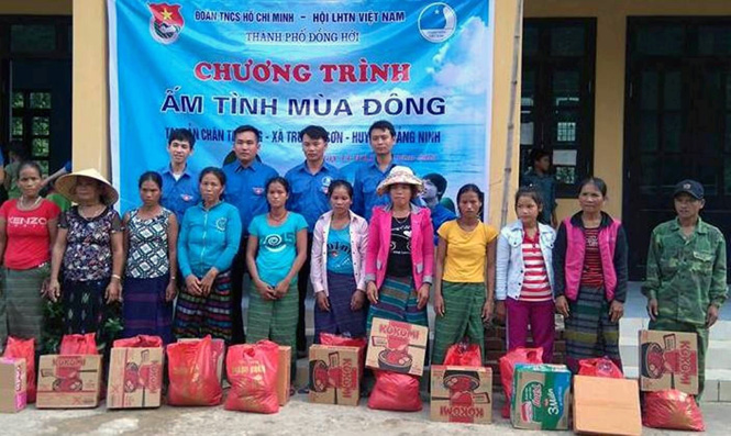 Chương trình tình nguyện "Ấm tình mùa đông"