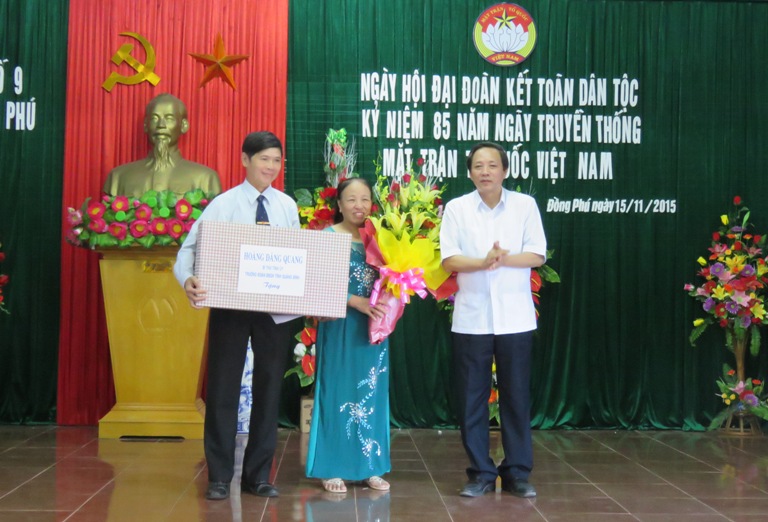 Các đồng chí lãnh đạo tỉnh dự "Ngày hội Đại đoàn kết toàn dân tộc" tại TP Đồng Hới