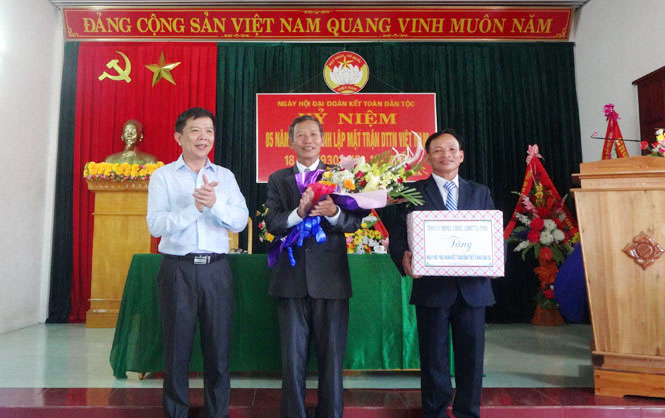 Các đồng chí lãnh đạo tỉnh dự "Ngày hội Đại đoàn kết toàn dân tộc"