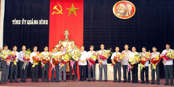 Gặp mặt các đồng chí nguyên Uỷ viên Thường vụ, Tỉnh ủy viên đã nghỉ hưu, chuyển công tác và không tham gia cấp ủy khóa mới
