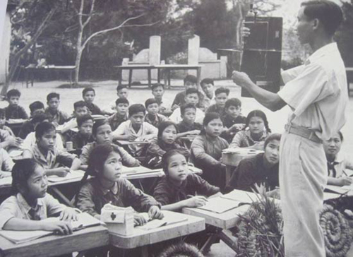 Lớp học ở rừng