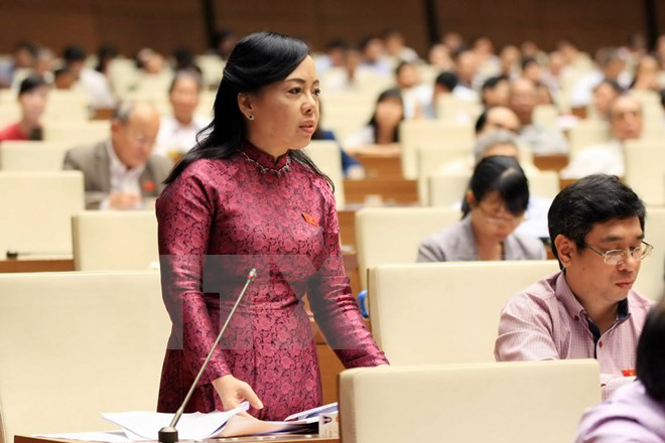 Bộ trưởng Y tế trả lời chất vấn về vấn đề quản lý giá thuốc