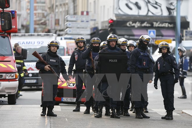 Cảnh sát Pháp kết thúc chiến dịch bố ráp ở ngoại ô thủ đô Paris