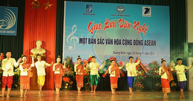 Giao lưu văn nghệ "Một bản sắc văn hóa cộng đồng ASEAN"