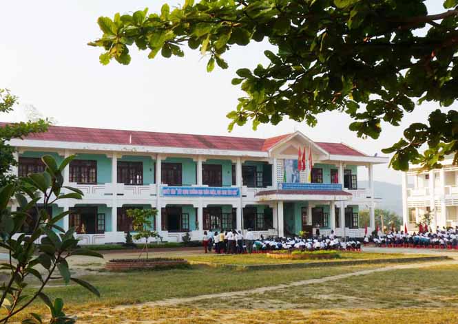 Thăm lại trường xưa