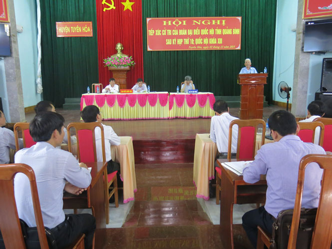 Đoàn đại biểu Quốc hội tỉnh tiếp xúc cử tri tại huyện Tuyên Hóa