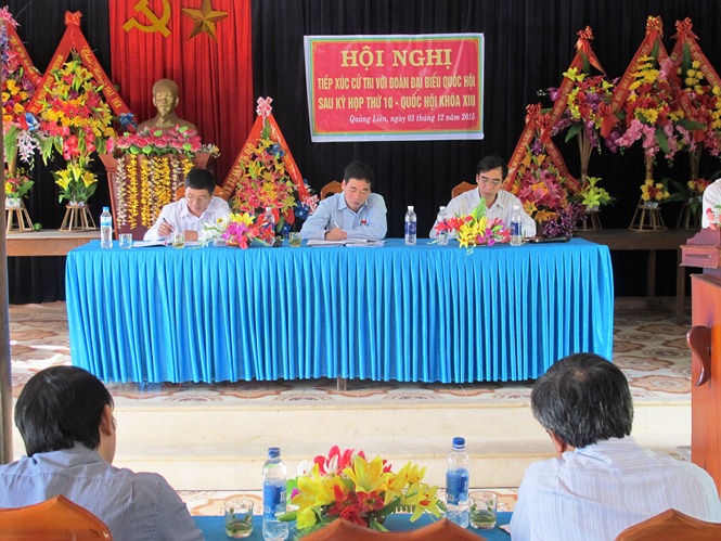 Đại biểu Quốc hội tiếp xúc cử tri sau kỳ họp thứ 10, Quốc hội khóa XIII tại huyện Quảng Trạch