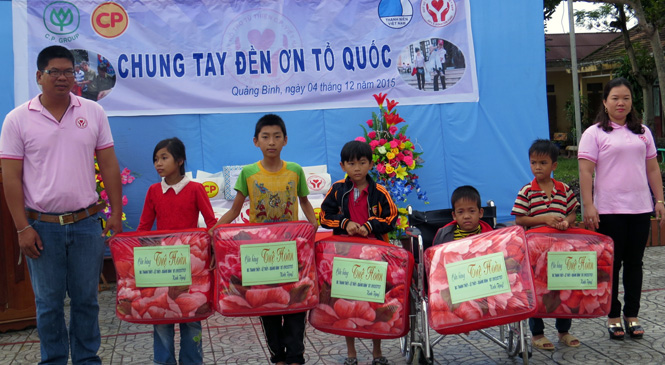 Chương trình tình nguyện "Chung tay đền ơn Tổ quốc"