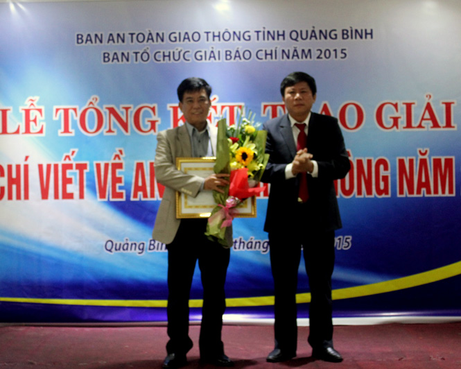 Tổng kết và trao giải báo chí viết về an toàn giao thông năm 2015