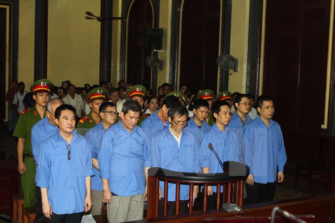 Bộ Chính trị ra chỉ thị về xử lý vụ việc, vụ án tham nhũng