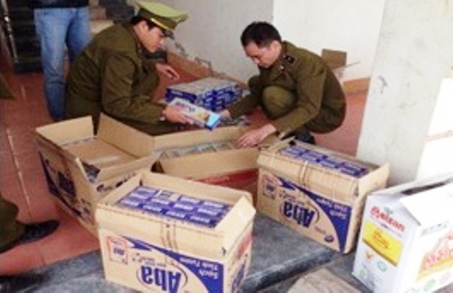 Bắt giữ 1.490 bao thuốc lá nhập lậu