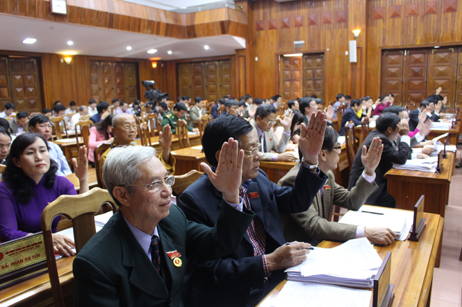 Ngày làm việc thứ 3 của kỳ họp thứ 16, HĐND tỉnh khóa XVI: Biểu quyết thông qua nhiều Nghị quyết quan trọng