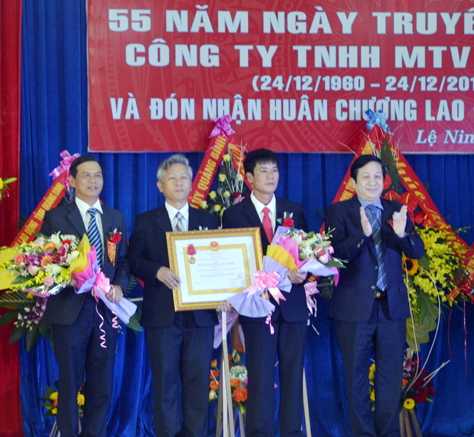 Công ty TNHH MTV Lệ Ninh: Kỷ niệm 55 thành lập và đón nhận Huân chương Lao động hạng Nhì