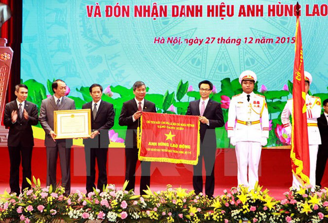 Viện Huyết học-Truyền máu đón nhận danh hiệu Anh hùng Lao động