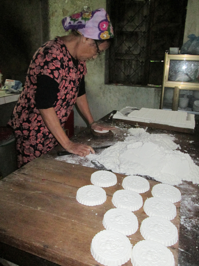 Nhọc nhằn bánh khảo