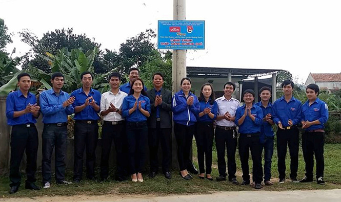 Khánh thành và bàn giao công trình thanh niên "Thắp sáng đường quê" tại thôn Hậu Thành