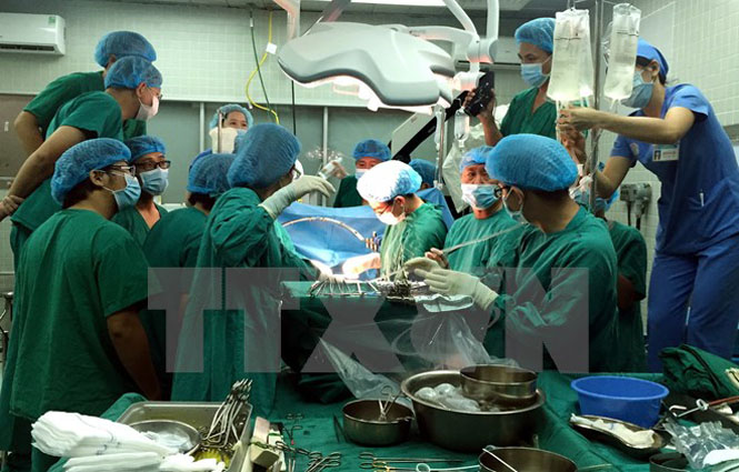 Việt Nam chuẩn bị mọi kế hoạch tiếp nhận kỹ thuật ghép đầu người