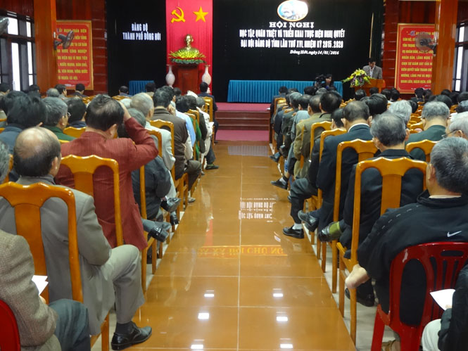 Thành ủy Đồng Hới: Quán triệt Nghị quyết Đại hội Đảng bộ tỉnh lần thứ XVI