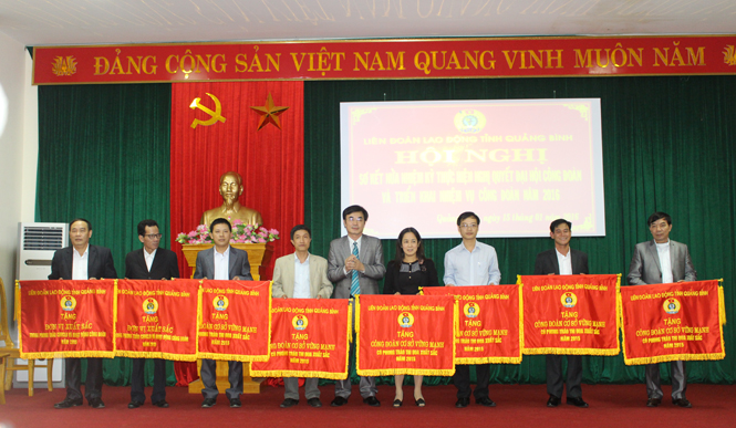 Đẩy mạnh chăm lo bảo vệ quyền, lợi ích hợp pháp chính đáng của người lao động