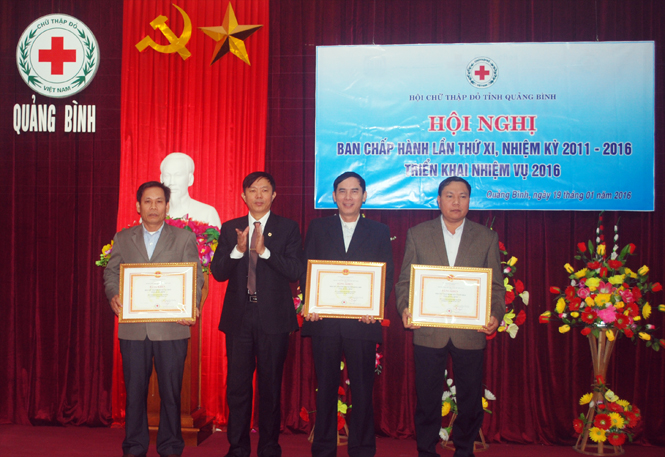 Hội Chữ thập đỏ tỉnh sẽ vận động và trao tặng trên 11.000 suất quà Tết Bính Thân cho đối tượng chính sách