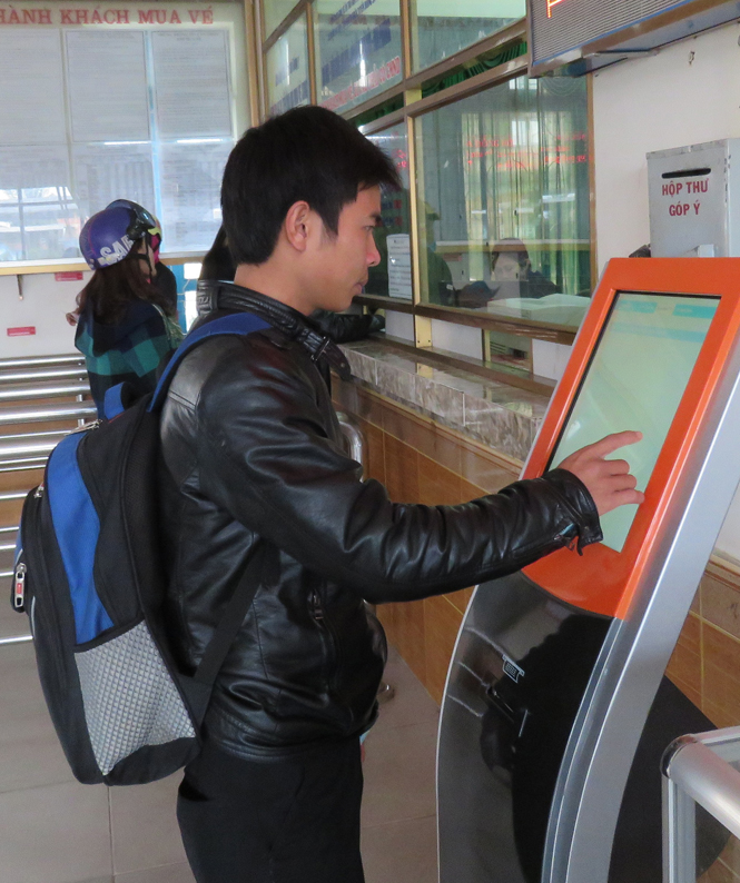 Mua vé tàu trực tuyến: Tiện lợi và hạn chế tiêu cực
