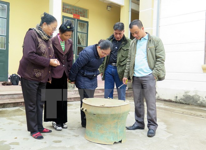 Điện Biên: Người dân phát hiện chiếc trống đồng cổ khi đi làm nương