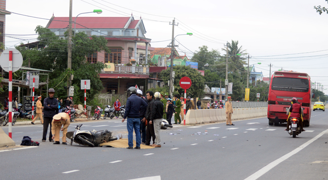 Va chạm với ô tô, 1 người tử vong