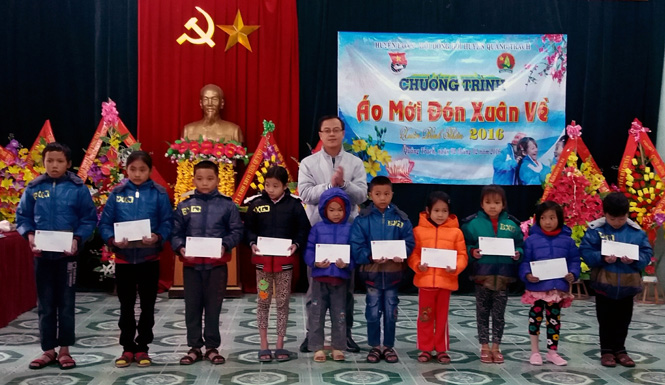 Tiếp tục các hoạt động chăm lo Tết cho người nghèo