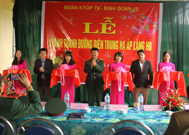 Chung tay chăm lo Tết cho người dân