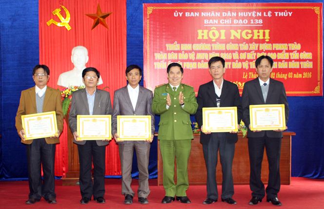 Lệ Thủy: Duy trì tốt 256 mô hình, tổ an ninh xung kích, tự quản