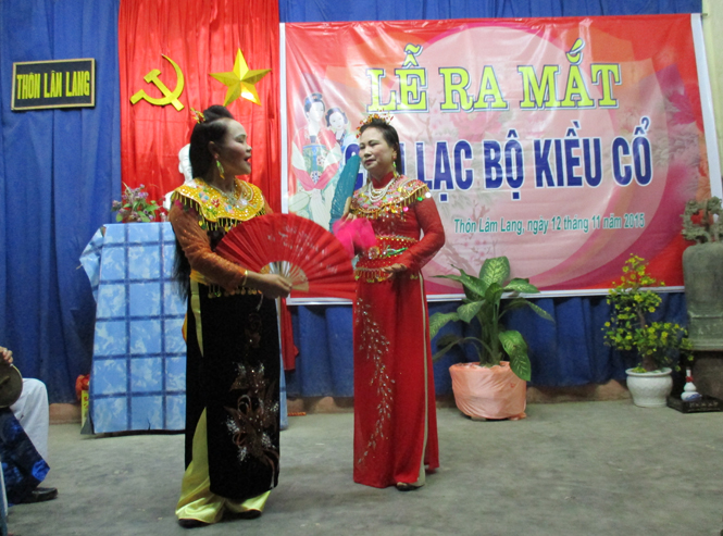 Người phụ nữ đam mê Kiều cổ