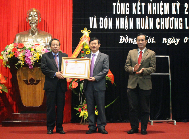 Đoàn đại biểu Quốc hội tỉnh: Tổng kết nhiệm kỳ Quốc hội khóa XIII và đón nhận Huân chương Lao động hạng Ba