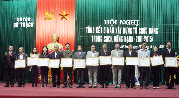 Huyện ủy Bố Trạch: Tổng kết 5 năm xây dựng tổ chức cơ sở đảng trong sạch vững mạnh