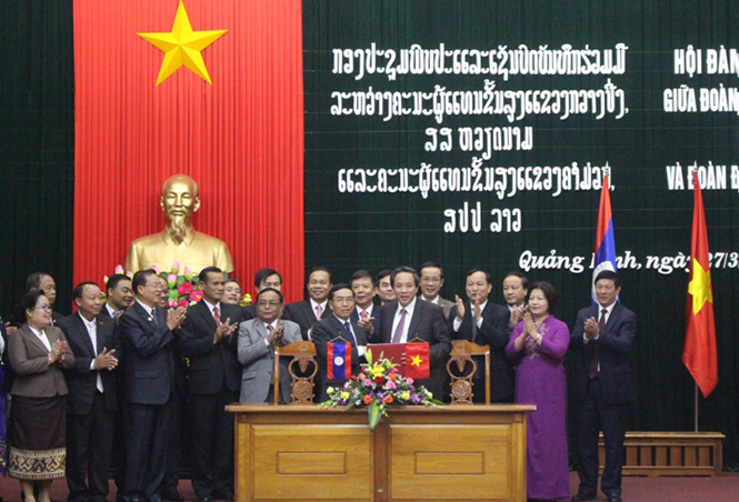Quảng Bình-Khăm Muộn: Hội đàm và ký kết Biên bản hợp tác năm 2016