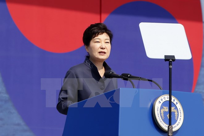 Bà Park Geun Hye kêu gọi quân đội tăng cường sẵn sàng chiến đấu