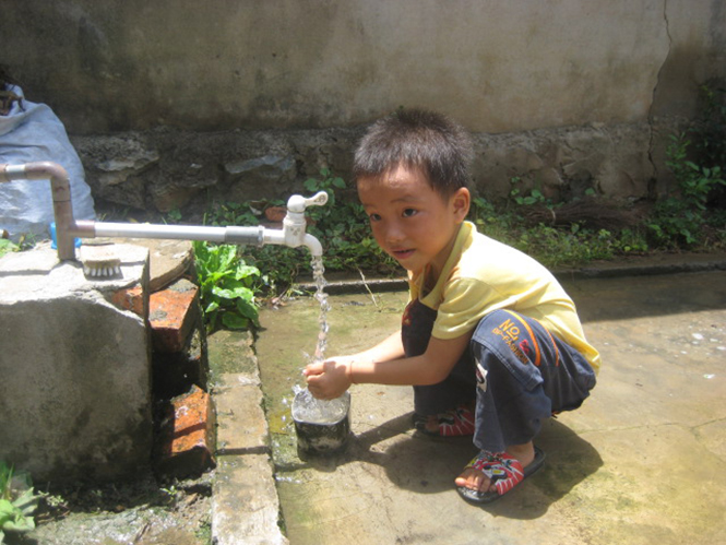 Phụ nữ với Chương trình nước sạch và vệ sinh môi trường nông thôn