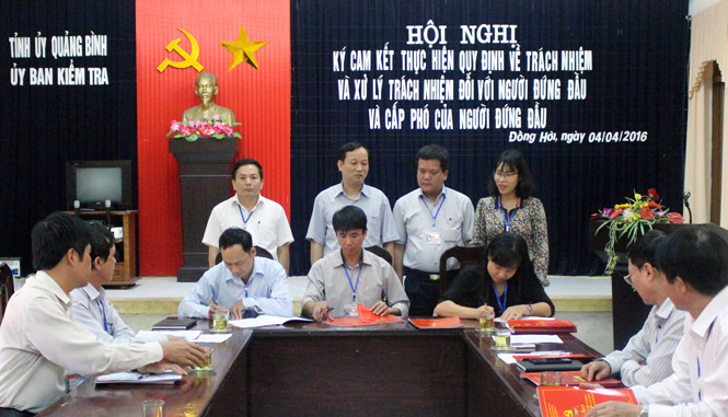 Gần 40 cơ quan, đơn vị ký cam kết thực hiện Quy định về trách nhiệm và xử lý trách nhiệm đối với người đứng đầu và cấp phó của người đứng đầu