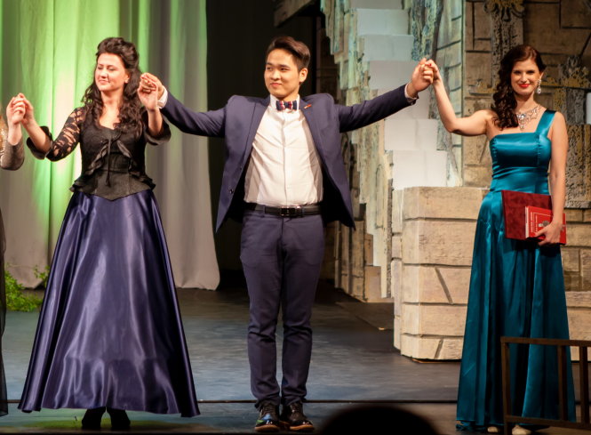 Ninh Đức Hoàng Long và giải opera quốc tế