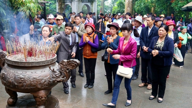 Đền Hùng ngày khai hội