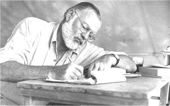 Triển lãm kỷ vật hiếm về cuộc đời của văn hào Hemmingway